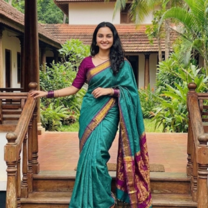Item Code-DD29, Kalyani Cotton Saree:Timeless checks, solid contrasts, and a touch of heritage.