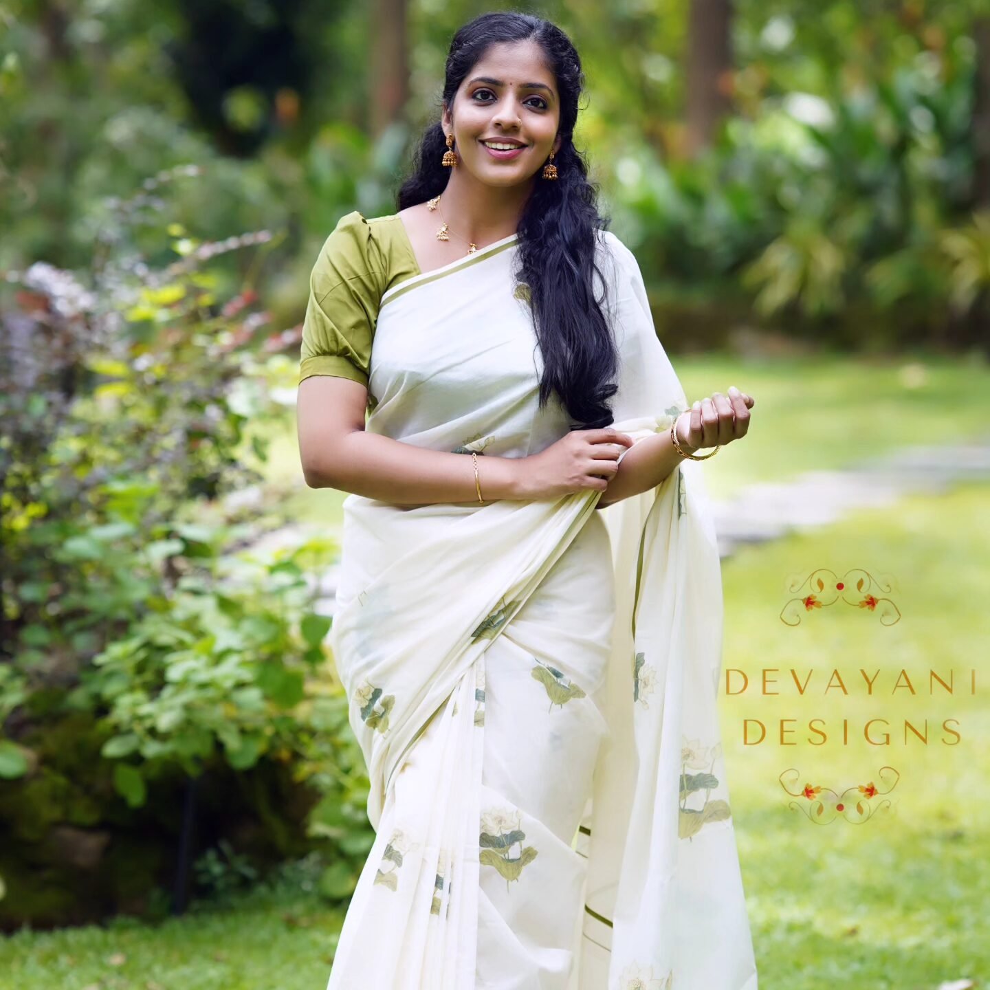 Item Code-DD01,Lotus Printed Kerala Saree - Image 3