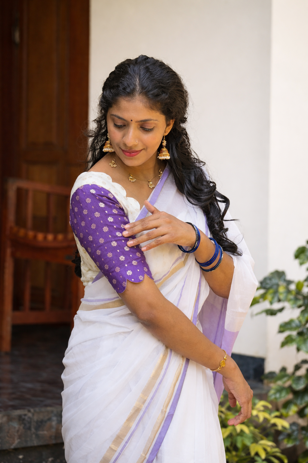 Item Code-DD21,Mulcotton Saree :A graceful revival of traditional off-white woven with a touch of lavender royalty. - Image 2